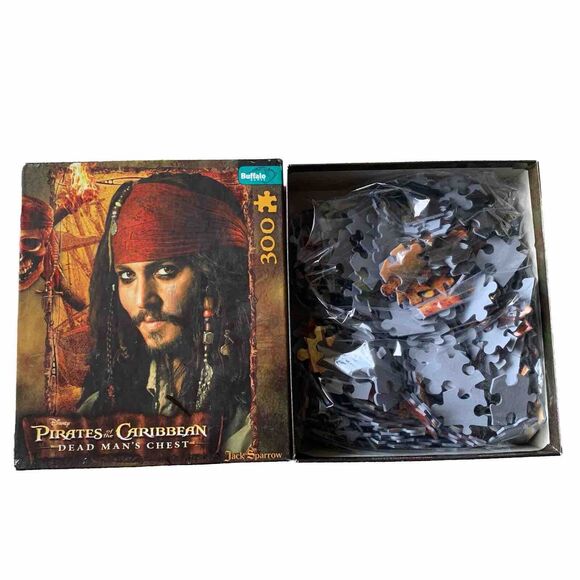 Pirates of the Caribbean "Dead Mans Chest" 300 PCS Puzzle Captain Jack 15x21.25” - Picture 5 of 6